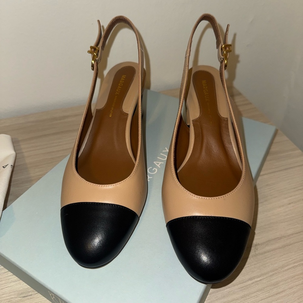 NWT Margaux Cluny Two-Tone Slingbacks in Dune and Black Nappa